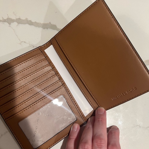 Michael Kors Passport Wallet - Picture 3 of 4
